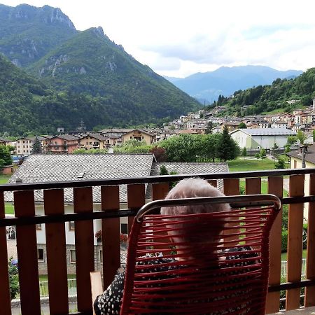Bilocale A Piazza Brembana Apartment Bagian luar foto