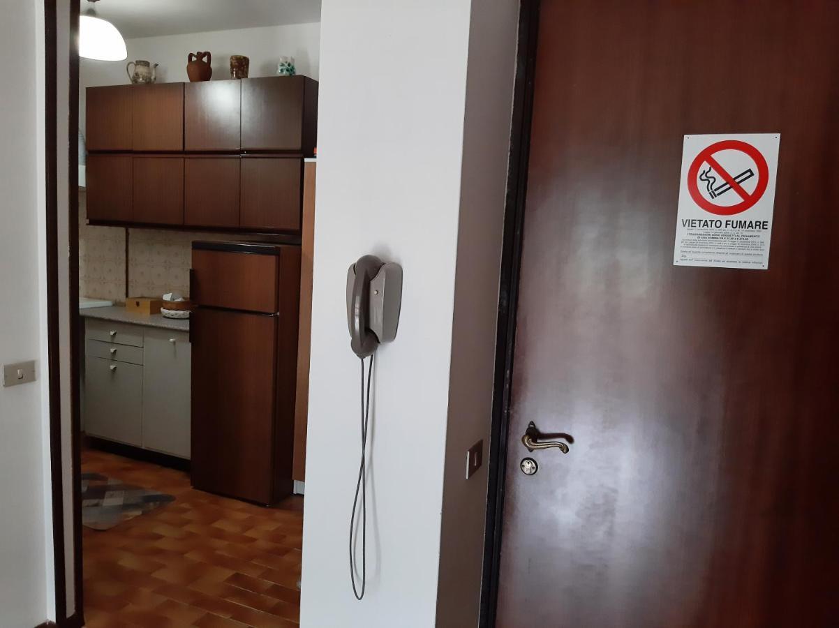 Bilocale A Piazza Brembana Apartment Bagian luar foto
