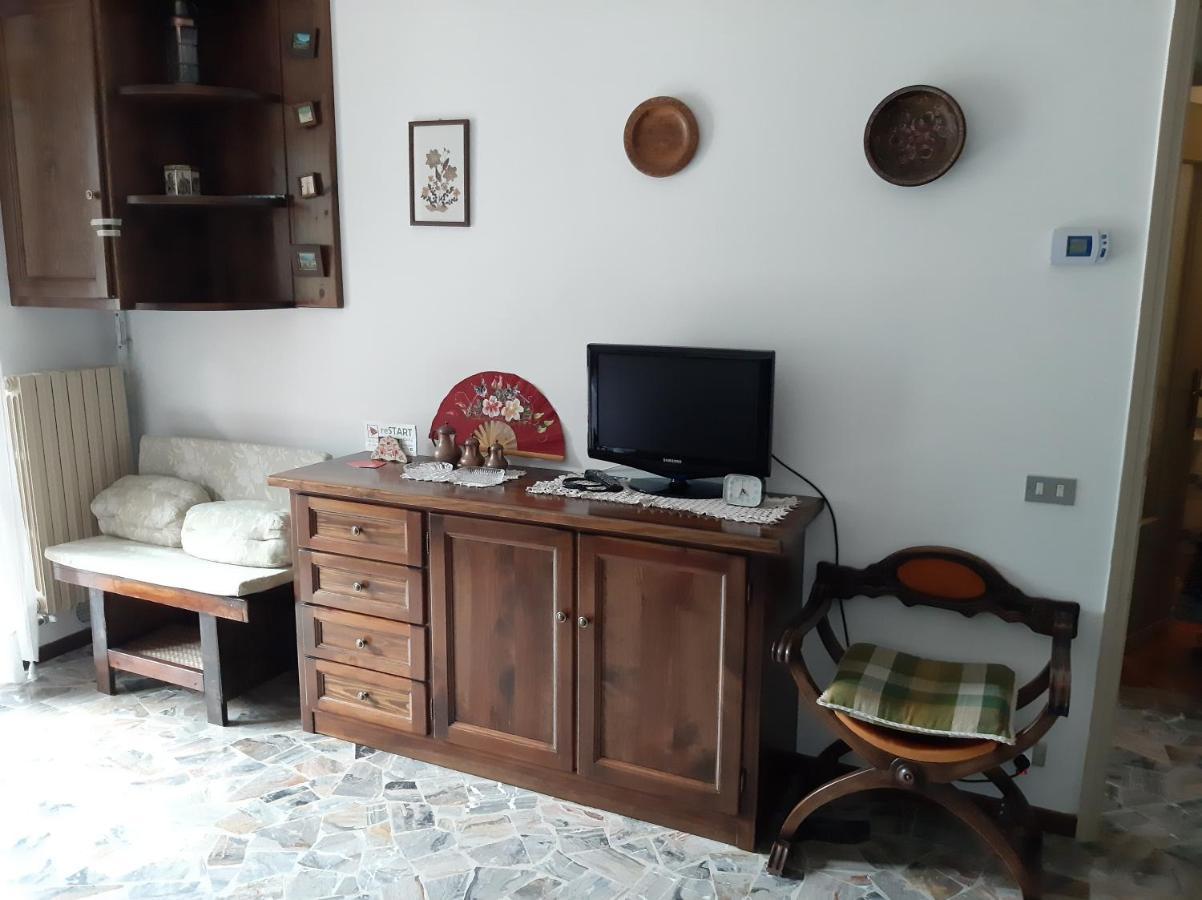 Bilocale A Piazza Brembana Apartment Bagian luar foto