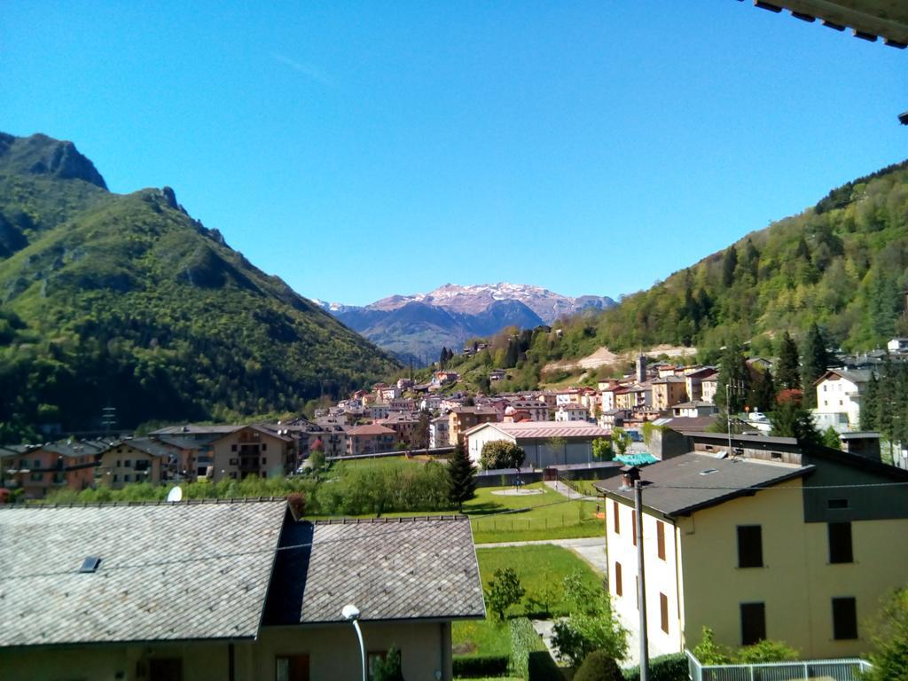 Bilocale A Piazza Brembana Apartment Bagian luar foto