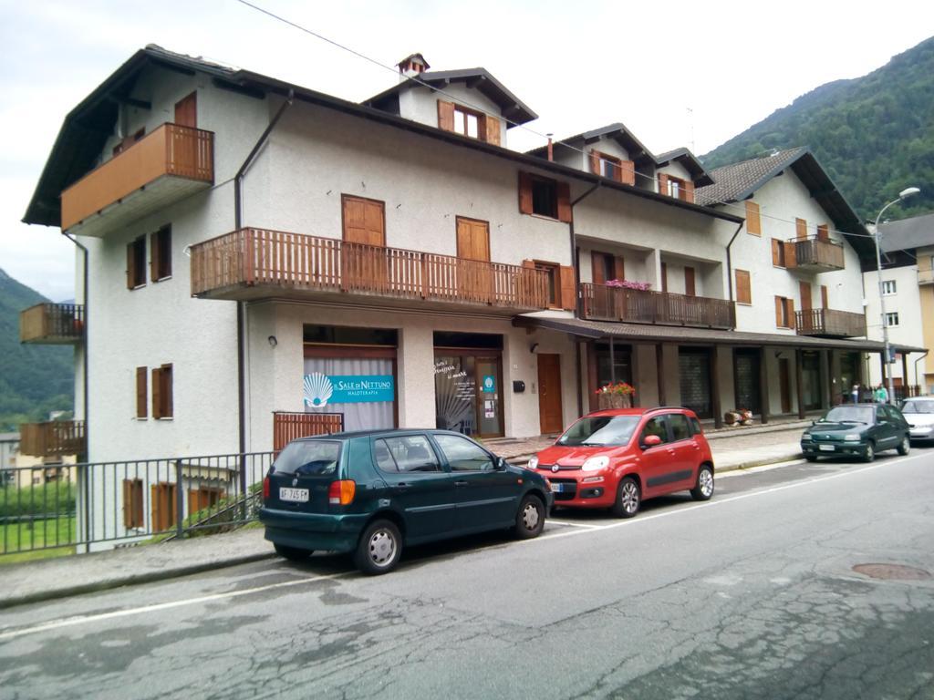 Bilocale A Piazza Brembana Apartment Bagian luar foto