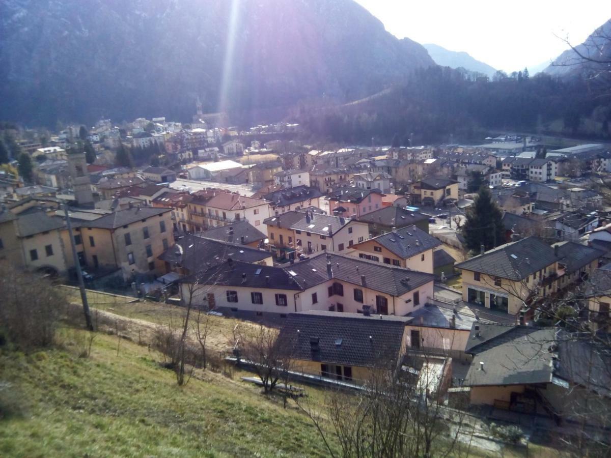 Bilocale A Piazza Brembana Apartment Bagian luar foto