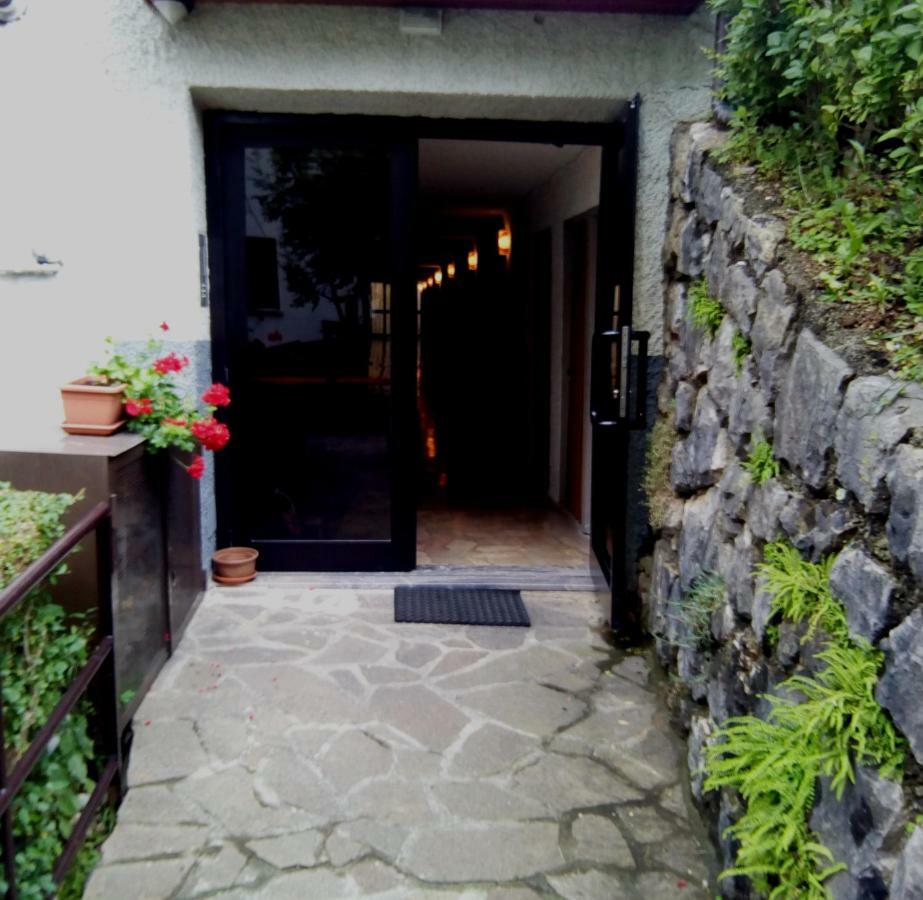 Bilocale A Piazza Brembana Apartment Bagian luar foto
